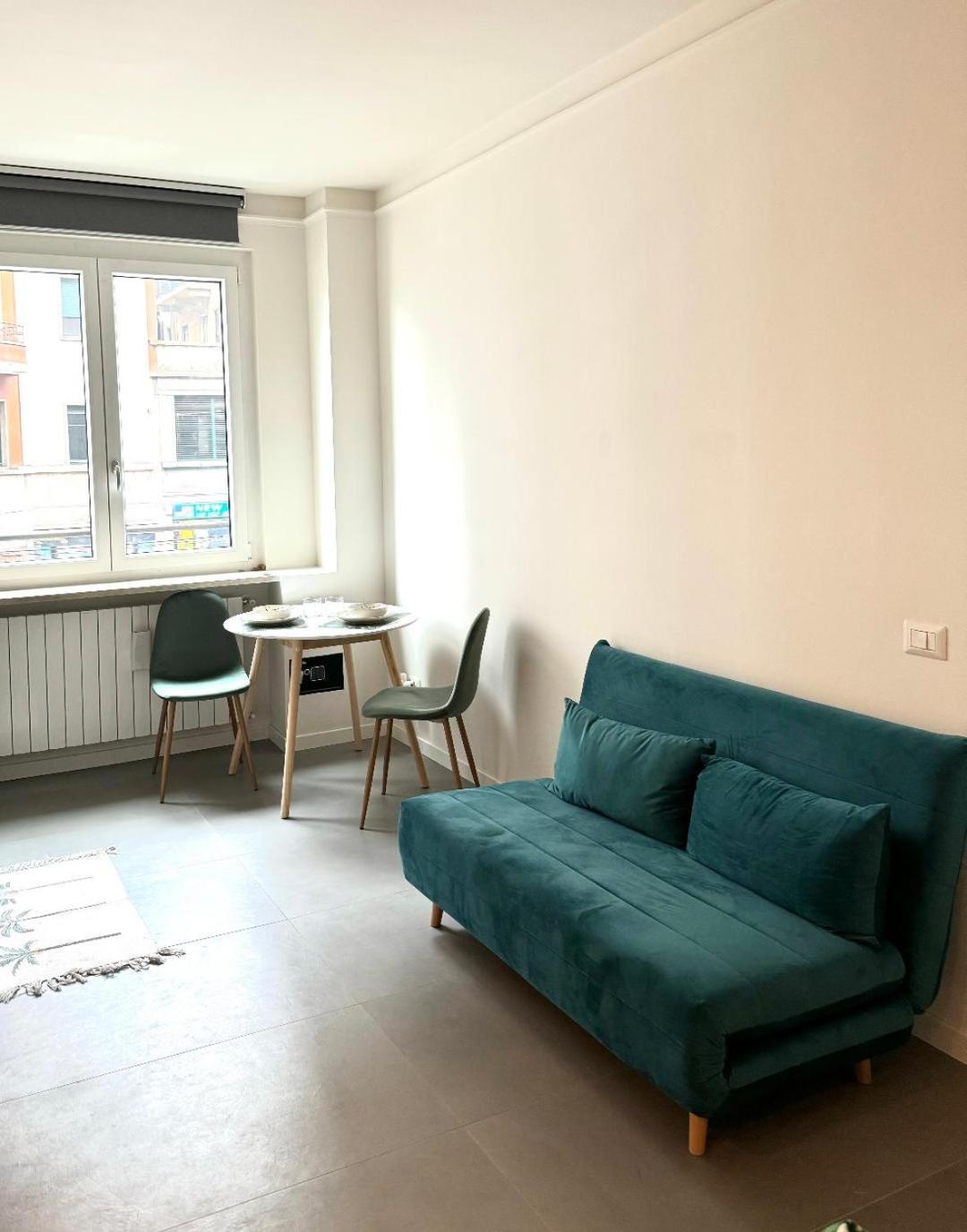 Rainbow Studio Flat- Monolocale Luminoso Milan Bagian luar foto